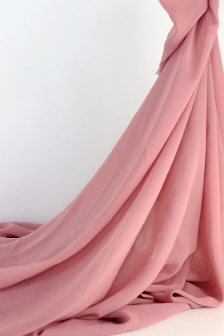 Tischläufer aus fließendem Stoff - altrosa