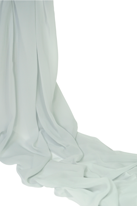 Tischläufer aus fließendem Stoff - taubengrau