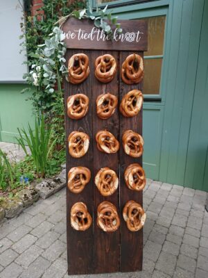 Brezel-Wall