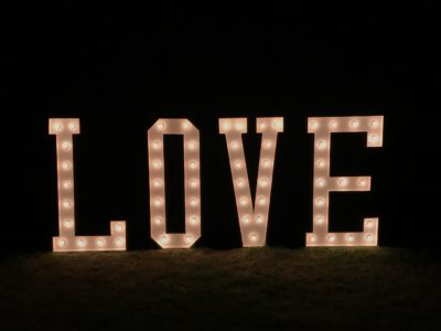 LOVE-Buchstaben