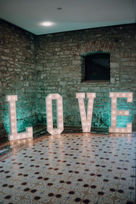 Leuchtbuchstaben LOVE