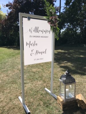 Ständer Willkommensschild